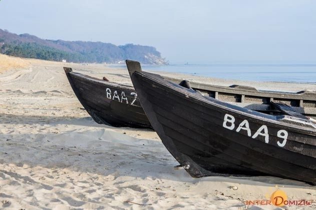 Boote am Strand in Baabe
