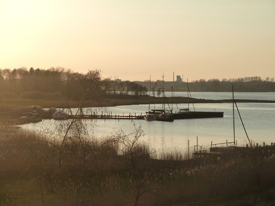 Kleiner Hafen in der Nähe an der Schlei