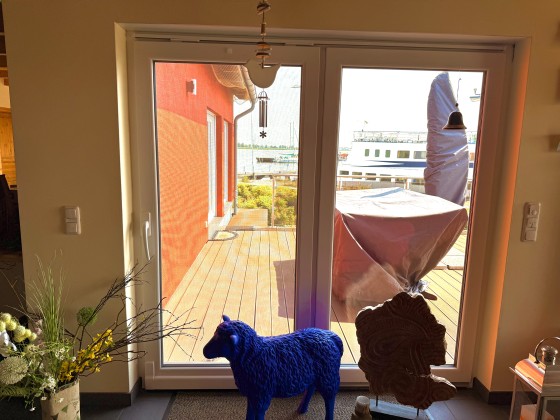 Blick vom Wohnzimmer auf den Hafen | 249864-1 Leuchtfeuer | Ansicht 1