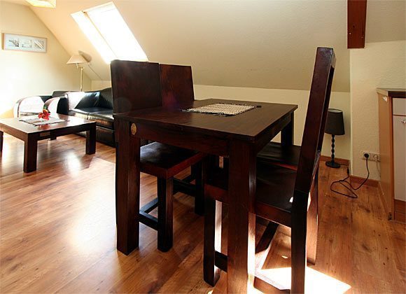 Ferienwohnung Warnemünde Esstisch