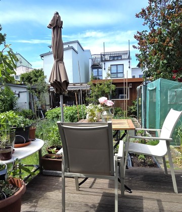 179373-2 Terrasse mit Blick in den Garten