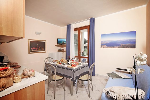 Italien Ferienwohnung am Gardasee Residence Tremosine Küche