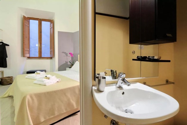 Schlafzimmer mit Bad Rom Ferienwohnung Baullari Ref 108581- 9 
