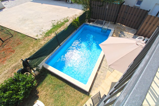 Blick auf den Pool vom Balkon - Objekt  160284-393