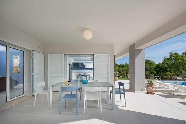 Terrasse von der Küche und vom Wohnzimmer aus begehbar - Objekt 138493-24