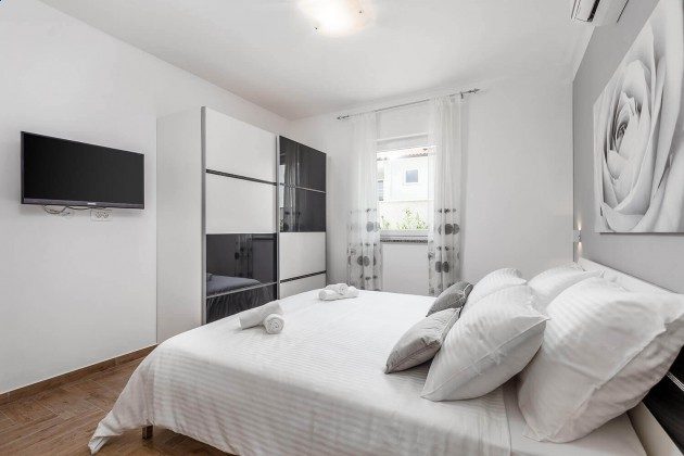 Schlafzimmer 1 - Bild 2 - Objekt 215611-1