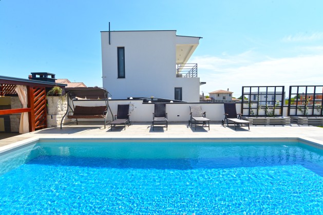 der Pool - Bild 1 - Ref 160284-378