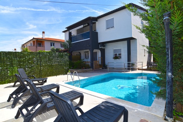Haupthaus und Pool - Objekt 16.284-407