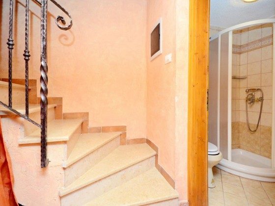 A1 Treppe ins Souterrain - Bild 2 - Objekt 160284-321