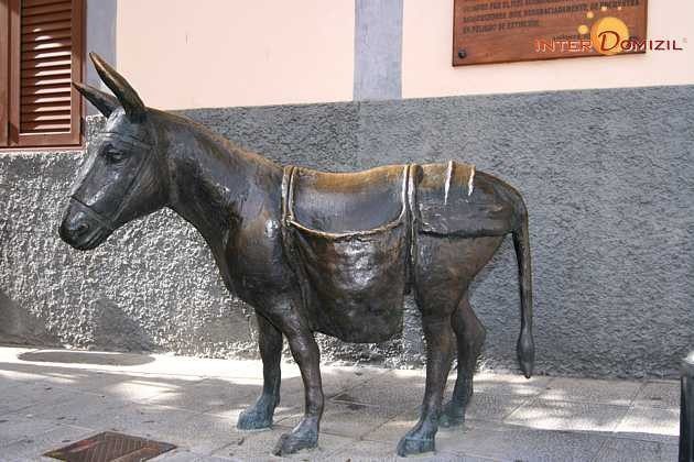Statue von einem Esel in Agüimes