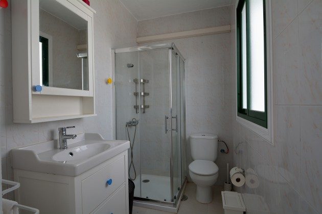 LZ110068-91 Badezimmer mit Dusche