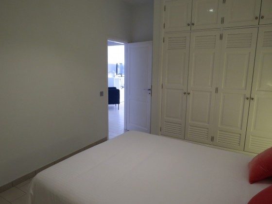 LZ 210770-3 Wohnbeispiel Schlafzimmer mit Doppelbett