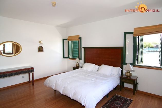 LZ 37404-1 Schlafzimmer mit Doppelbett