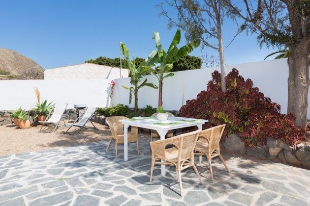 Wohnbeispiel: Terrasse ausgestattet mit Gartenmöbeln